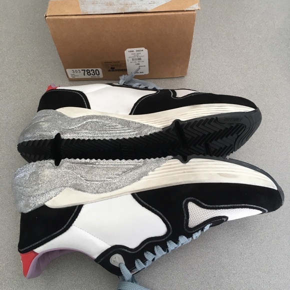 Golden Goose Running Sole Sneaker Black White NIB - Picture 5 of 8